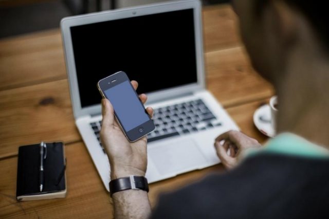 Advantages of Working From Home on A Mobile Phone