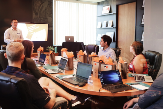 The Top Features To Look for in Account Management Software for Large Corporations